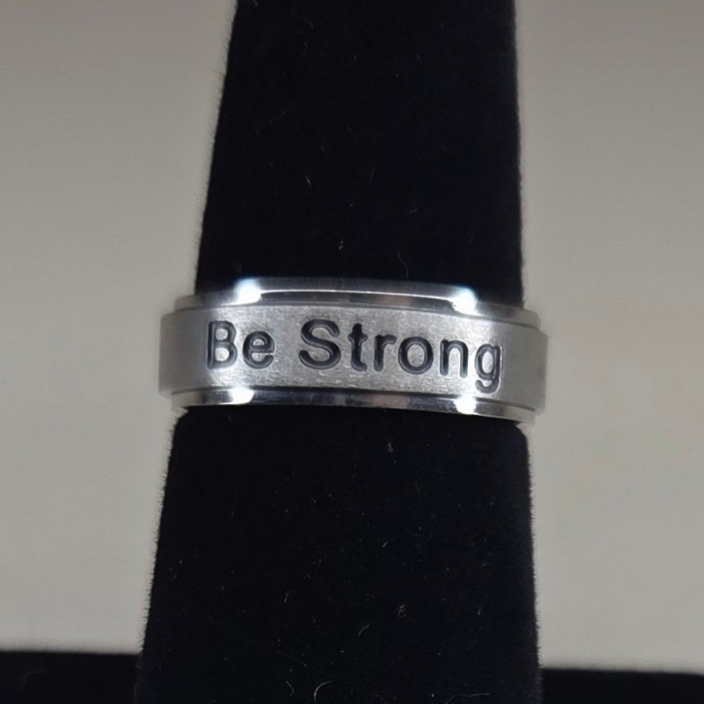 Be Strong Engraved Silver Tone Spinner Fidget Band Ring Size 7.5 0391